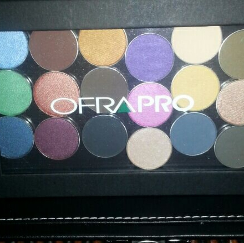 Ofra pro Eyeshadow palette